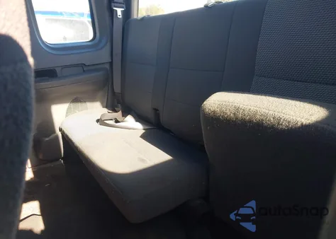 2004 Ford F-150 Heritage Xl/Xlt z USA, uszkodzony, nr VIN 2FTRX17224CA96289